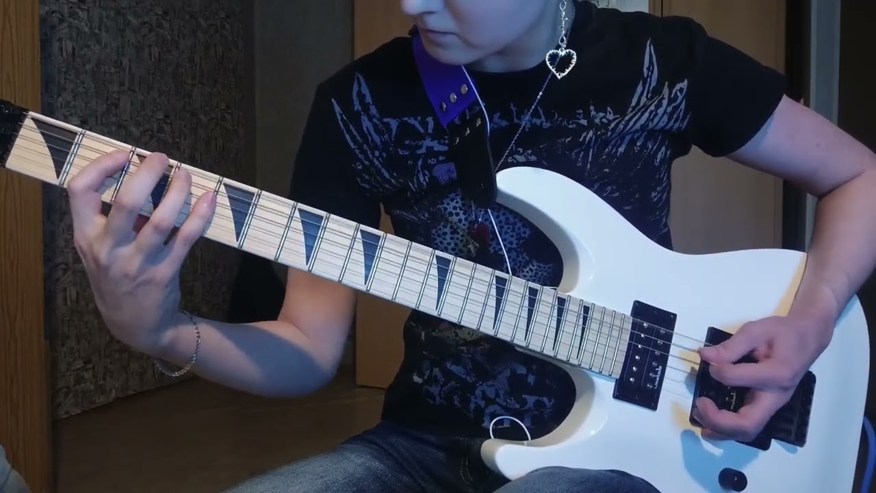 Снова пытаюсь сыграть часть из Enter Sandman под Songsterr... Уже в 85%...