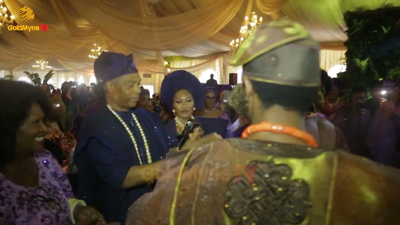 LATEST COUPLE MADE KUTI & INEDOYE JOYFULLY DANCE WITH FRIENDS AND FAMILY AT THEIR WEDDING CEREMONY