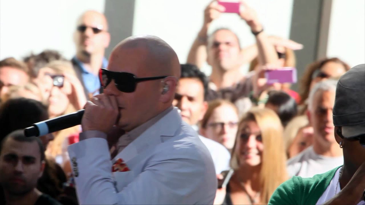 Pitbull ft Ne-Yo Give Me Everything (Tonight) Live by enriquealonso.com