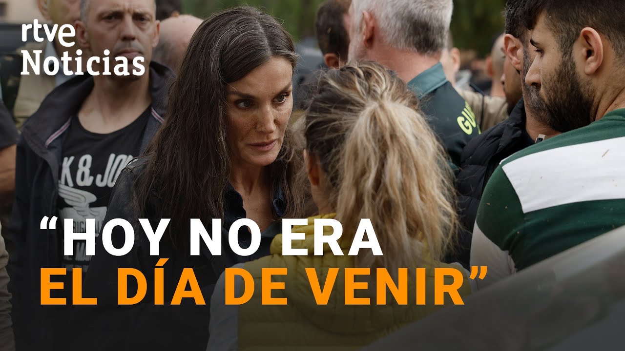 DANA: VECINOS DE PAIPORTA piden RESPUESTAS al REY FELIPE VI y la REINA LETIZIA | RTVE Noticias