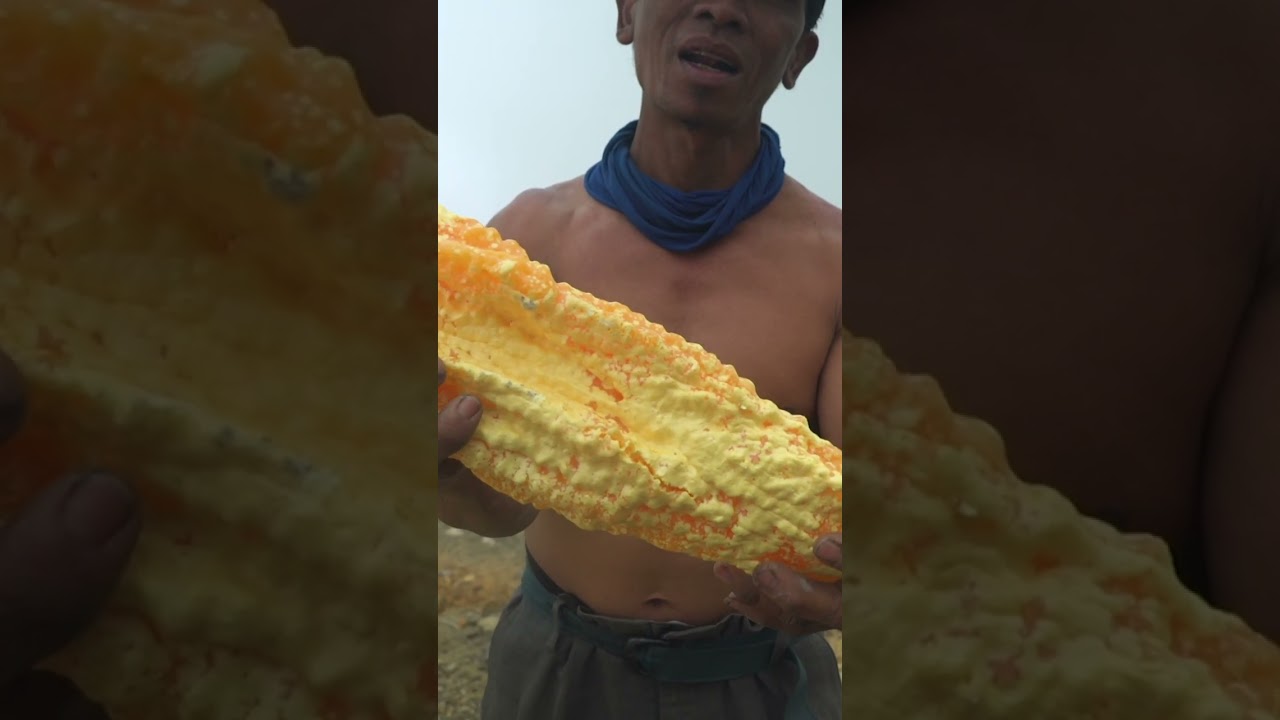 Estrarre Zolfo Da Un Vulcanno Attivo