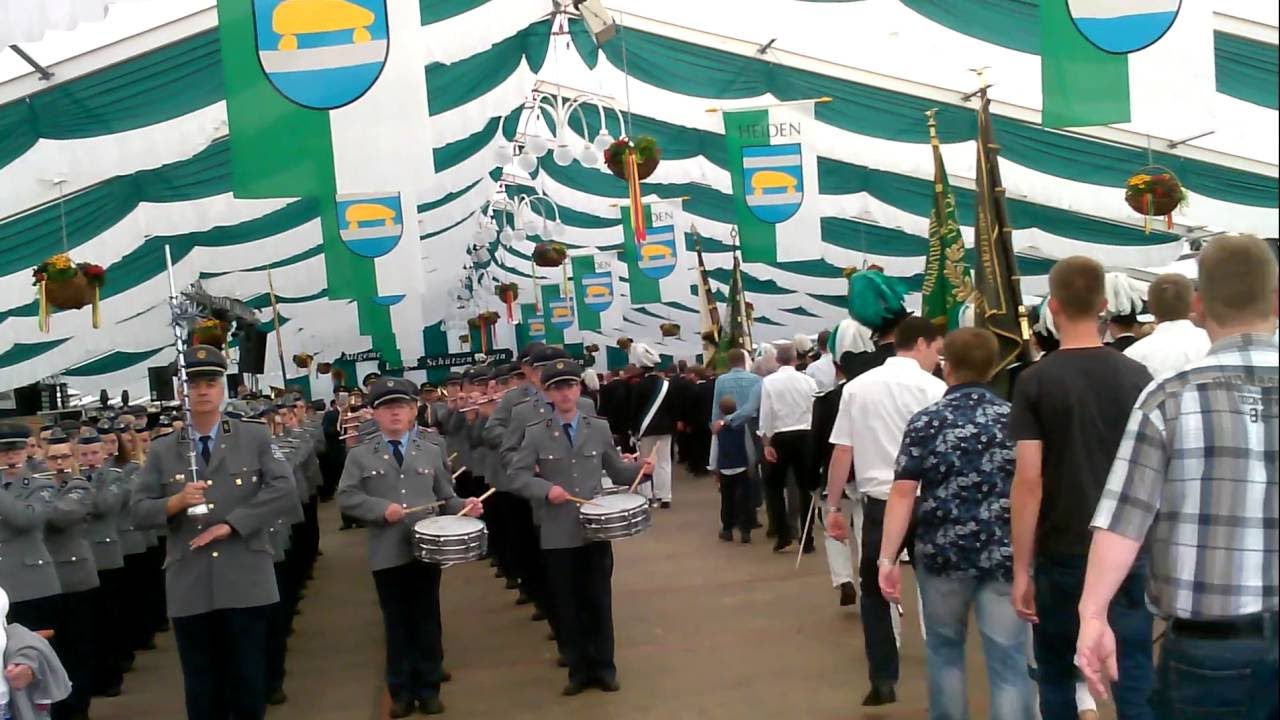 Einzug der Parade ins Zelt beim Schützenfest in Heiden! (Frühschoppen)