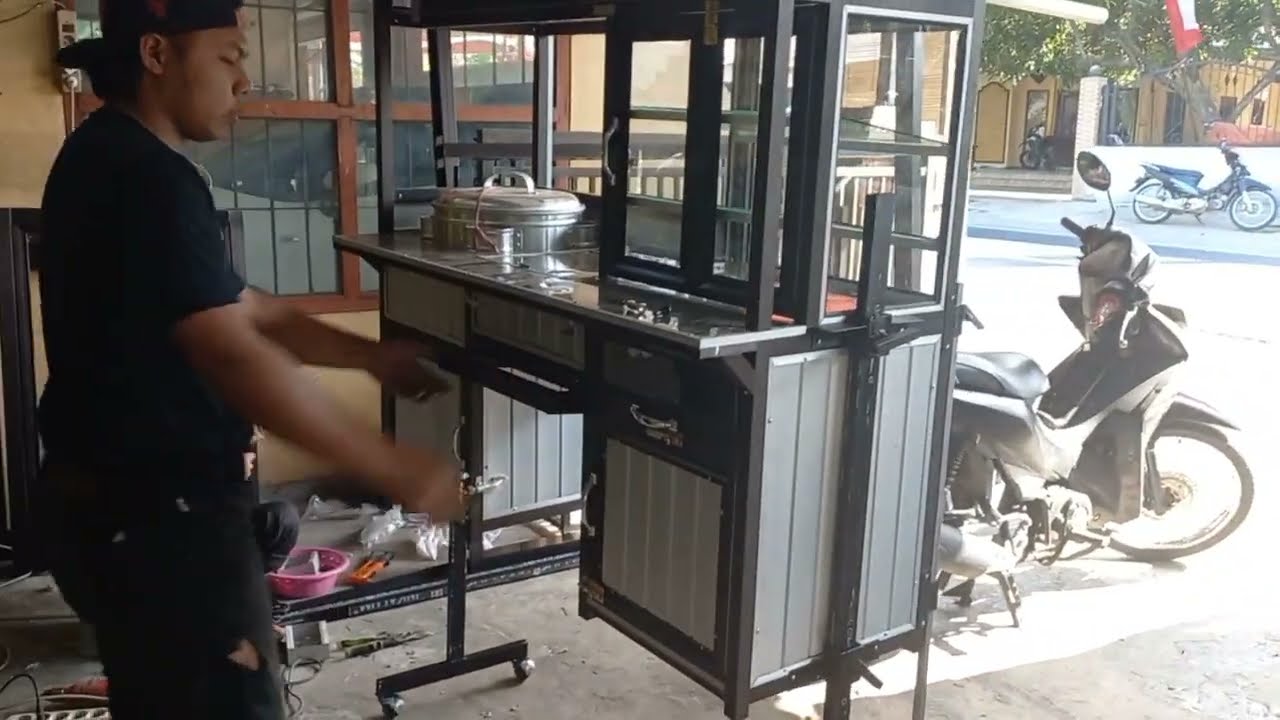 Rombong bakso super lengkap jadi mudah naik turunya ke motor