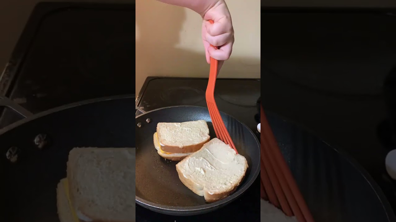 Cooking a grilled cheese and tomato soup #cooking #chef#grilledcheese 