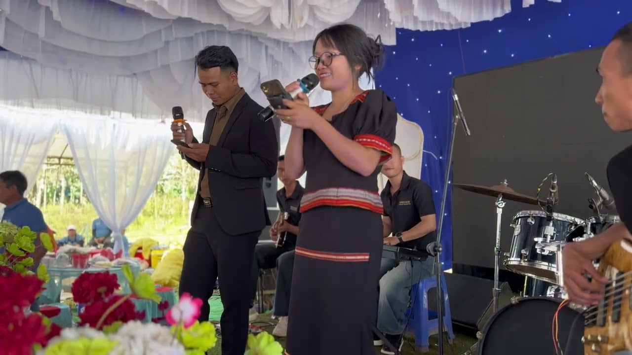 Hát tôn vinh chúa rất hay - Blik ksor mc