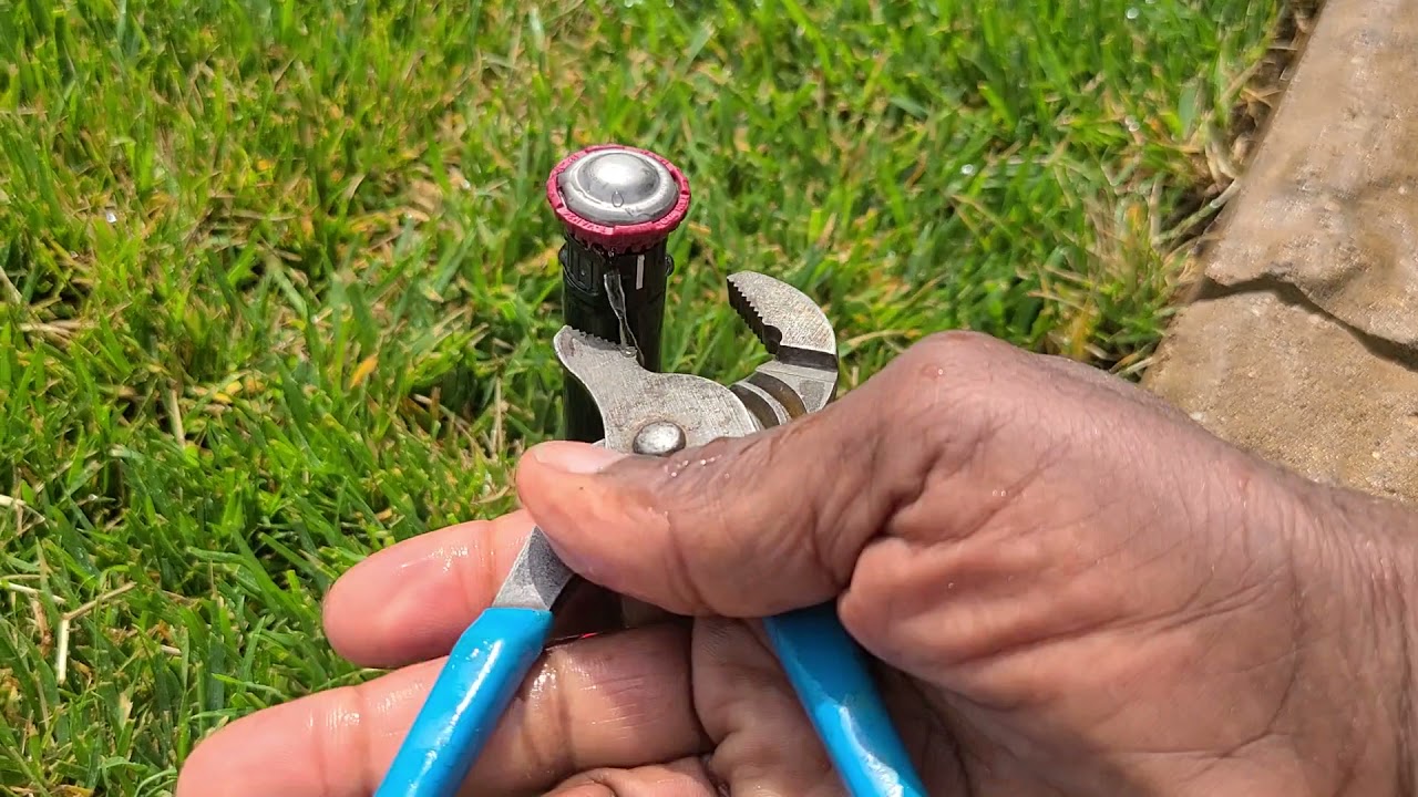 Rainbird R-Van Adjustable Rotary Nozzles Verses The Hunter MP Rotator Nozzles