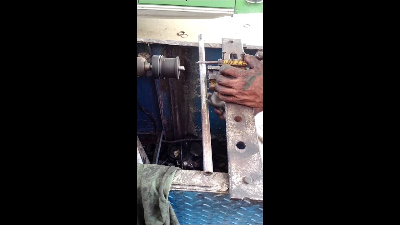 Fabricación artesanal de un soporte de vehículo.