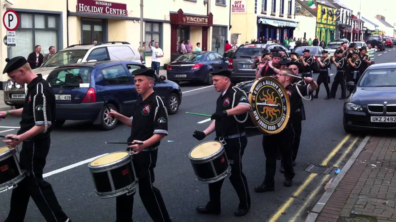 O'Neill & Allsopp MFB doing the snake at Hills of Donegal Celtic Supporters Festival Bundoran 2013