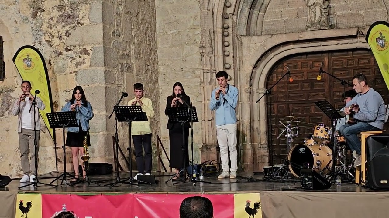 Cielo andaluz.  Pasodoble.  Adobe Dulzaineros en Fuentepelayo 