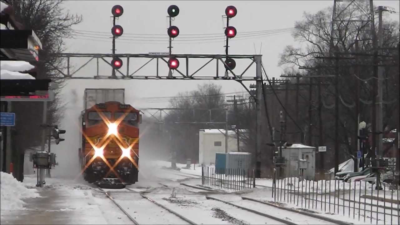BNSF, CSX, NS, Metra & Amtrak in the Snow at Downers Grove, IL, 13.11.12