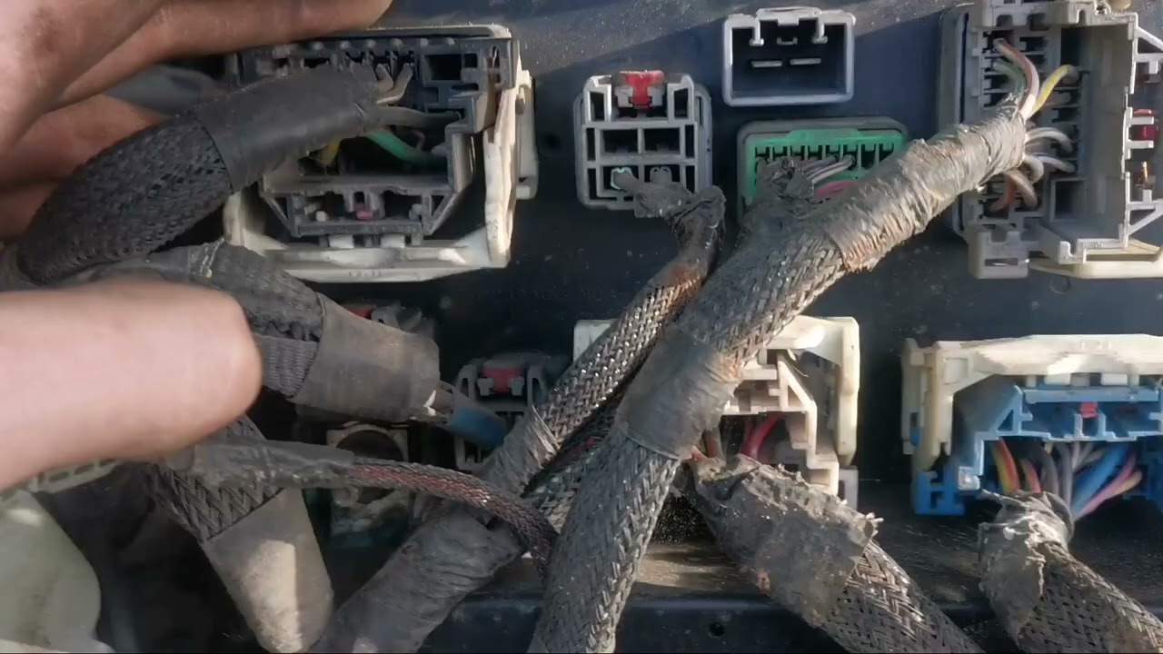 Chrysler Pacifica: лезем под IPM 😁