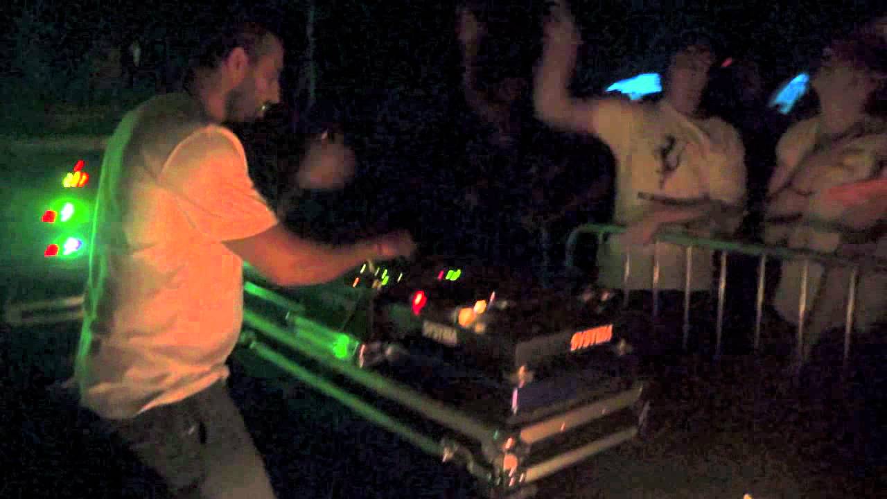 V.I.V.E.K & MALA : SYSTEM Carnival Special (24/8/2012)