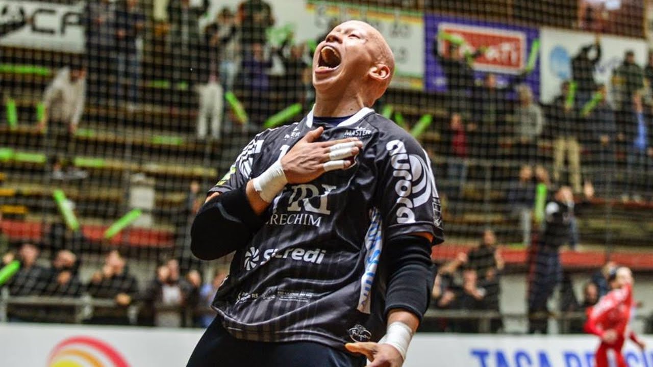 O CARECA É SIMPLESMENTE BRUTAL! É UM ABSURDO O QUE ESSE CARA DEFENDE!