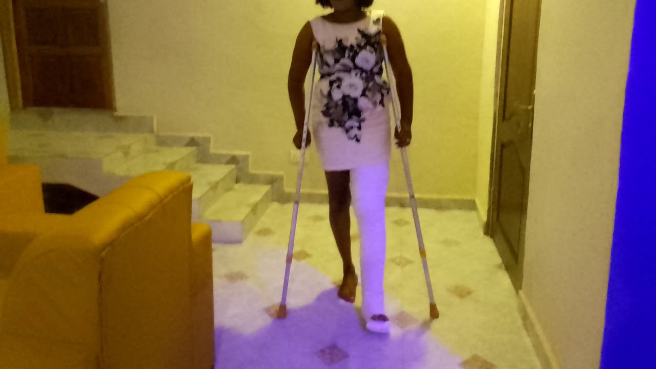 SHE HAD LONG LEG CAST +CRUTCHES+NICE LADY