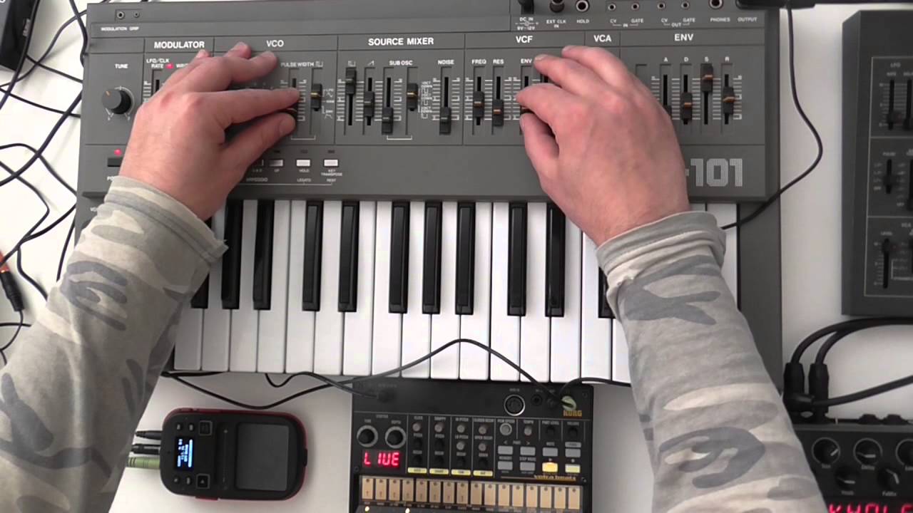 Roland SH 101 / Volca Beats - Minimal Bass (Love)