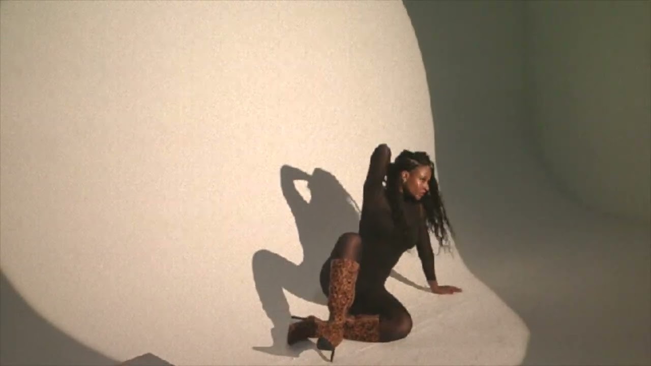 Lauryn Harris - A Grimey Tale [Visualizer]