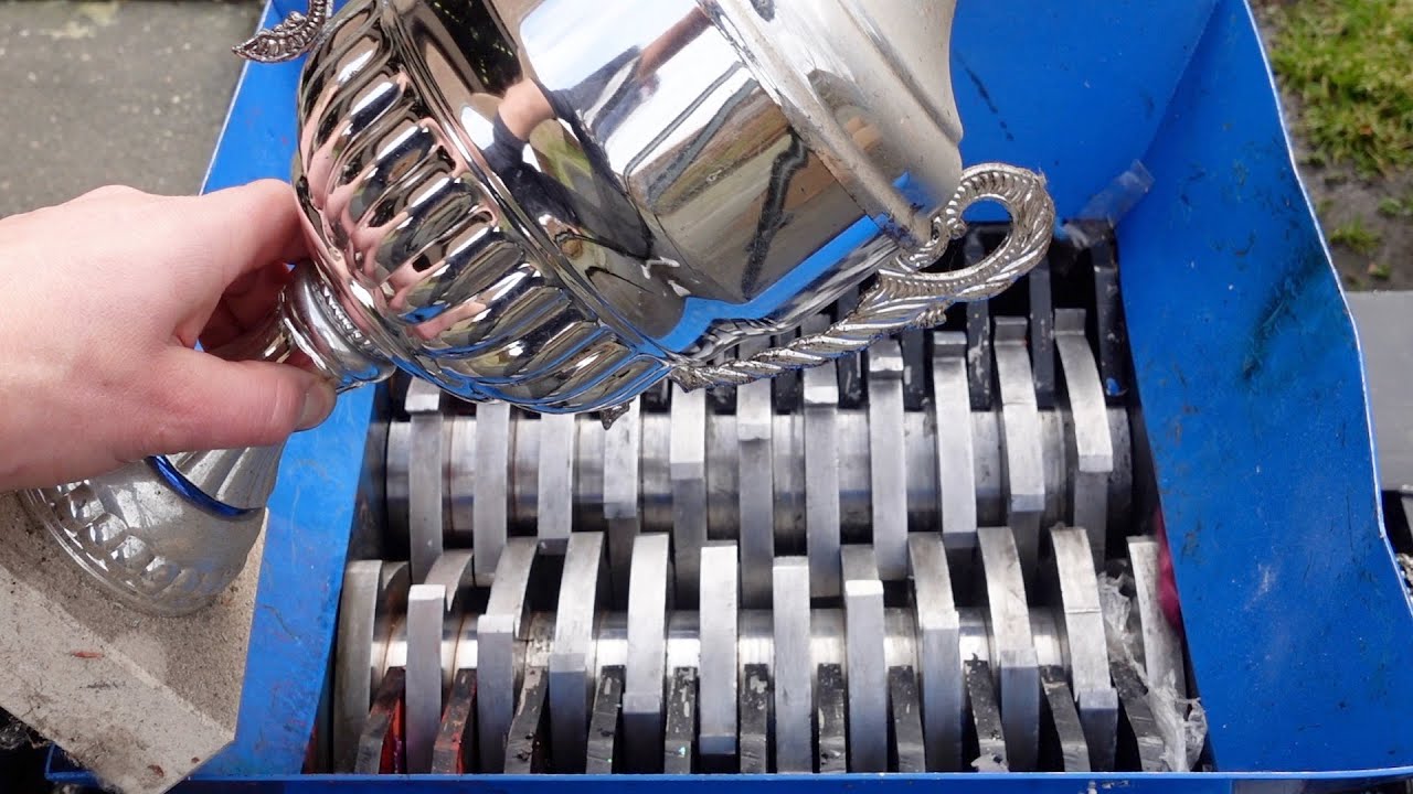 Strong Shredder vs Giant Trophy!