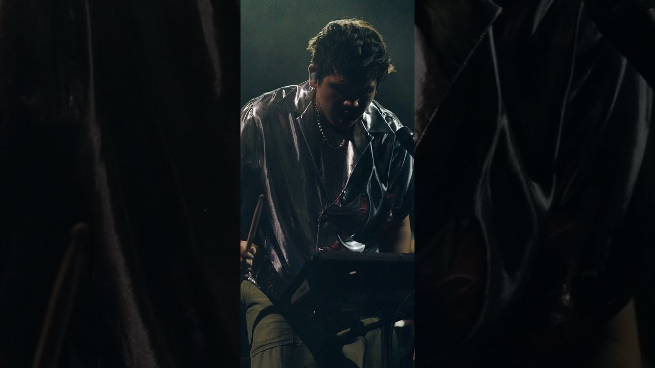 Clinton Kane - Hold Back The Memories (unreleased song)