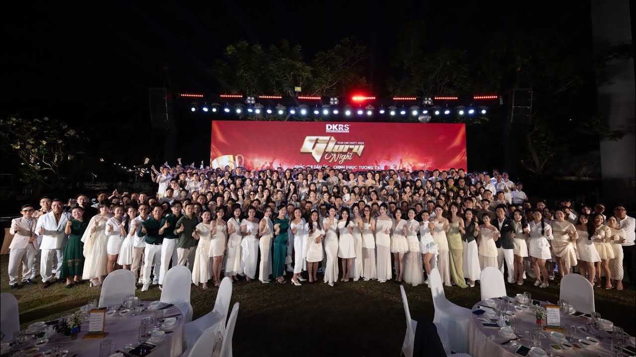 Vui như Tết + Tình bạn diệu kỳ [Hát, múa, rap] Giải khúc khích Văn phòng Q7 Kỷ niệm luyện tập vve