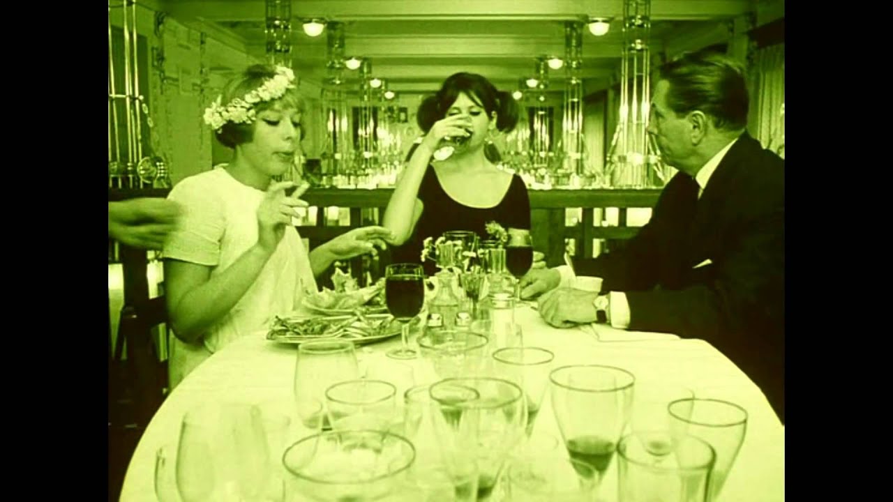 Sedmikr&aacute;sky, film 1966, oběd