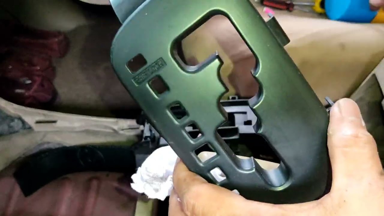 How to Change Busted Light on a Shifting Gear(Kambio)Tutorial.. Toyota Innova..