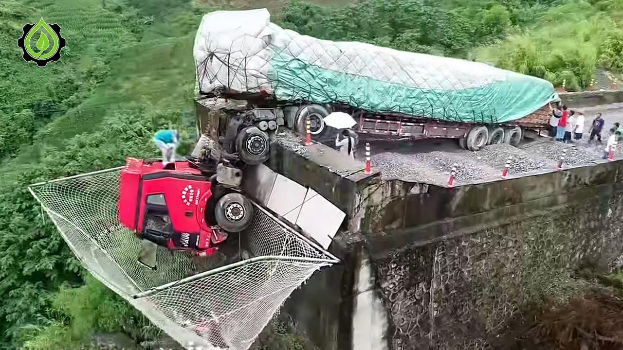 Dangerous Idiots Truck & Heavy Equipment Fails Compilation | Extreme Truck Idiots at Work #95