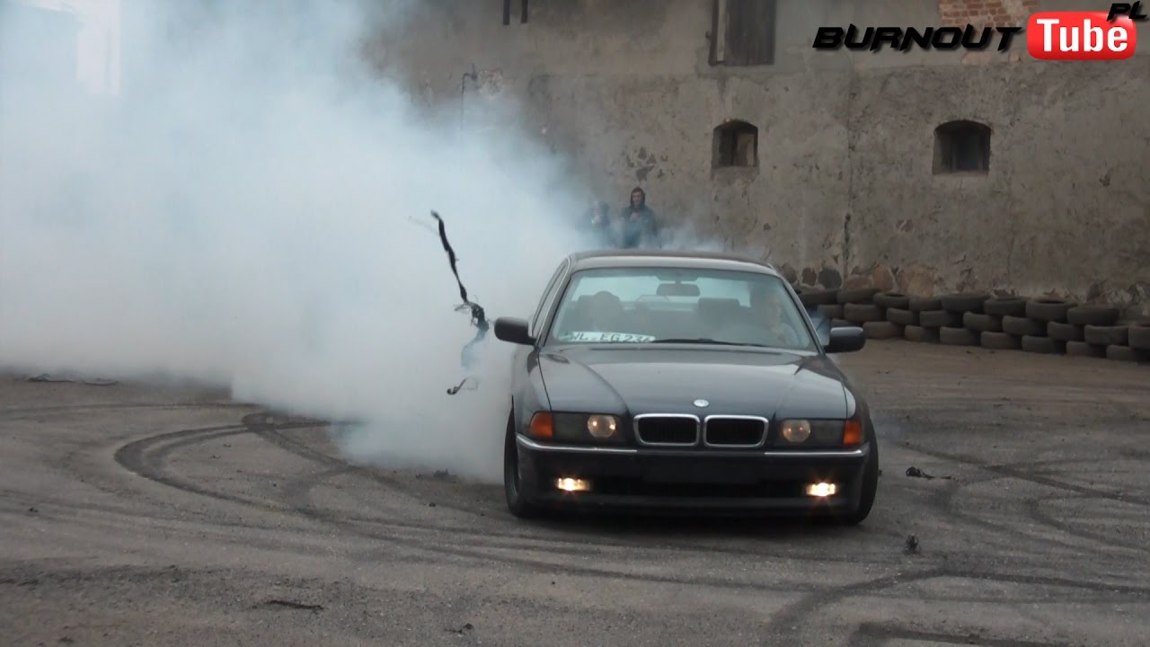 Majówka z BMW w Dobrzycy - zwycięzca pokazu mocy BMW E38 735