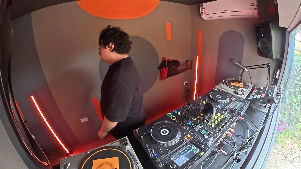 Hot Wax Presenta: Barry Sound @Radio 28   (31 de Enero, 2026)
