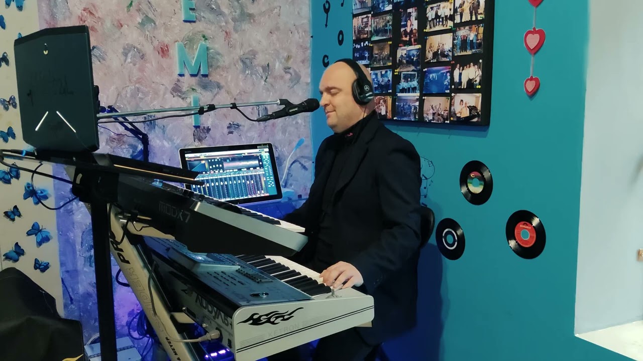 Чого квіти не в'януть (COVER) НАЖИВО. Слова: Ілля Бердник Музика: Олександр Зуєв