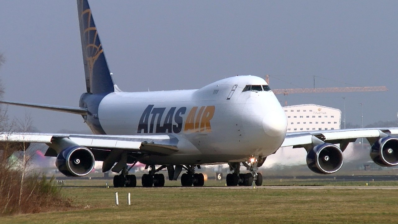 Atlas Air Boeing 747-400F Takeoff Roll at Eindhoven | N412MC