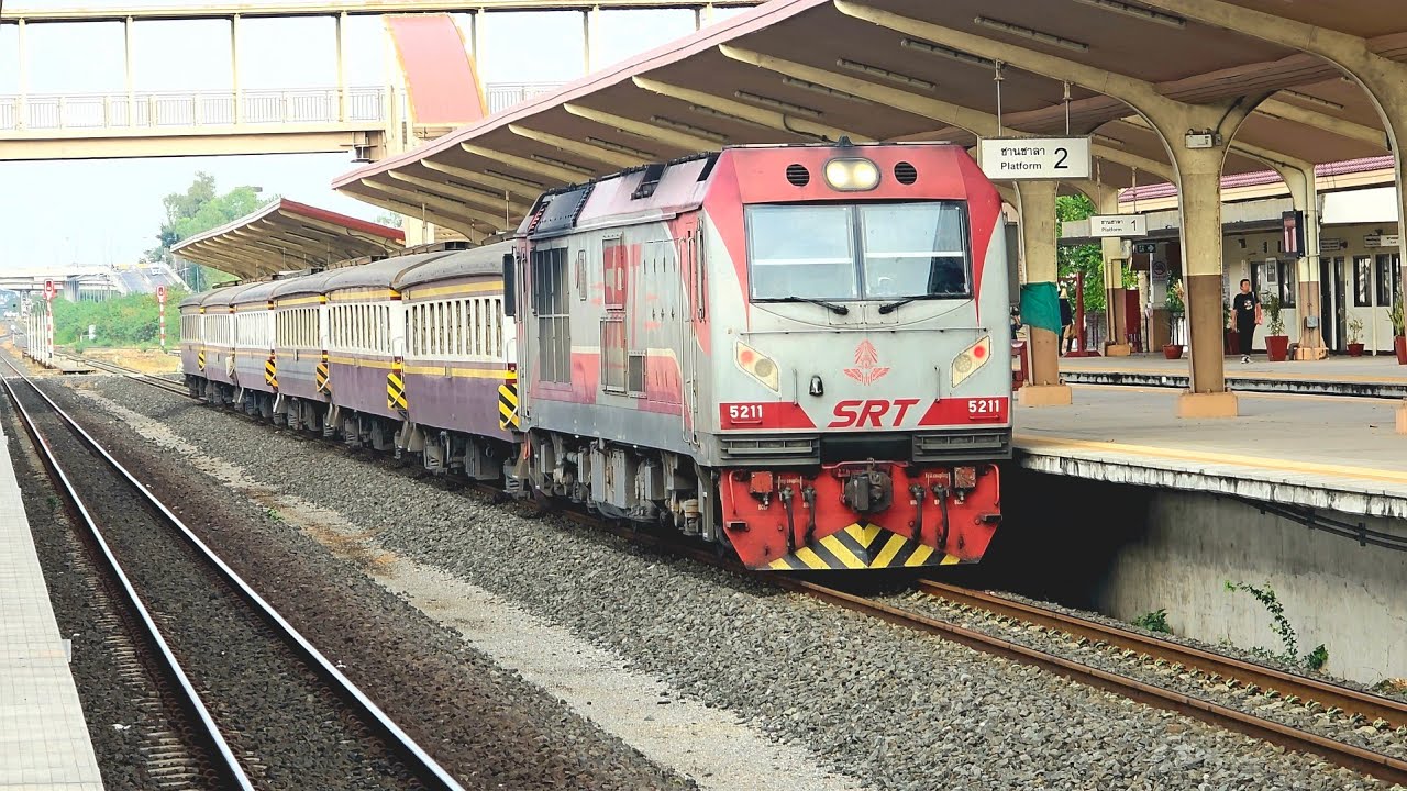 QSY 5211  ทำขบวน 418  จอดเมืองพล