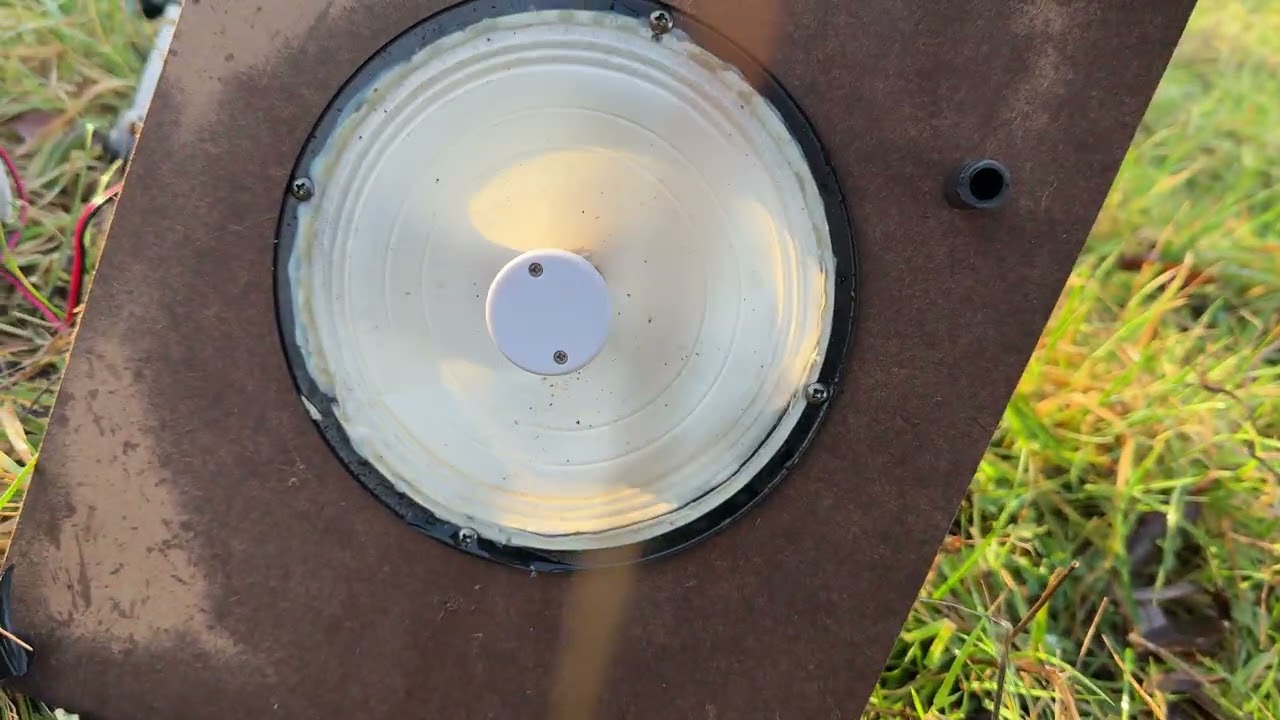 Cheap speaker smash with blowout in 4K