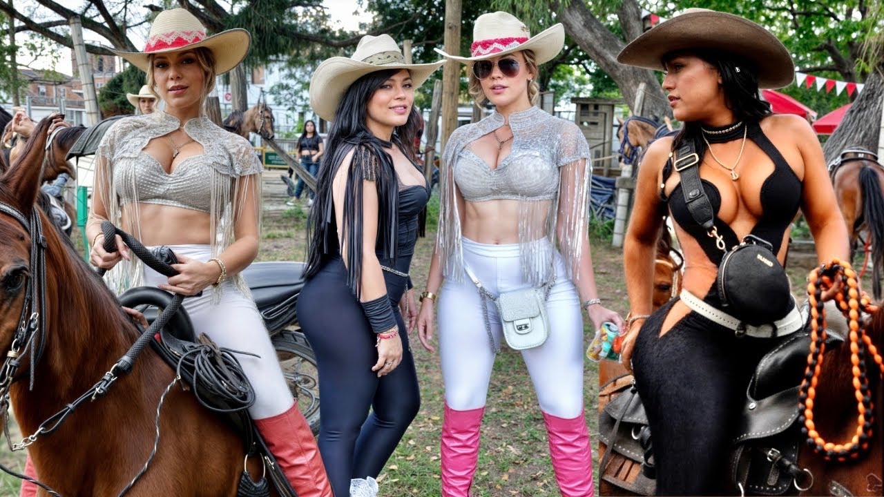VOLUPTUOUS WOMEN TAKE THE REINS AND STEAL THE SHOW | CABALGATA DE ZARZAL VALLE #horsebackriding