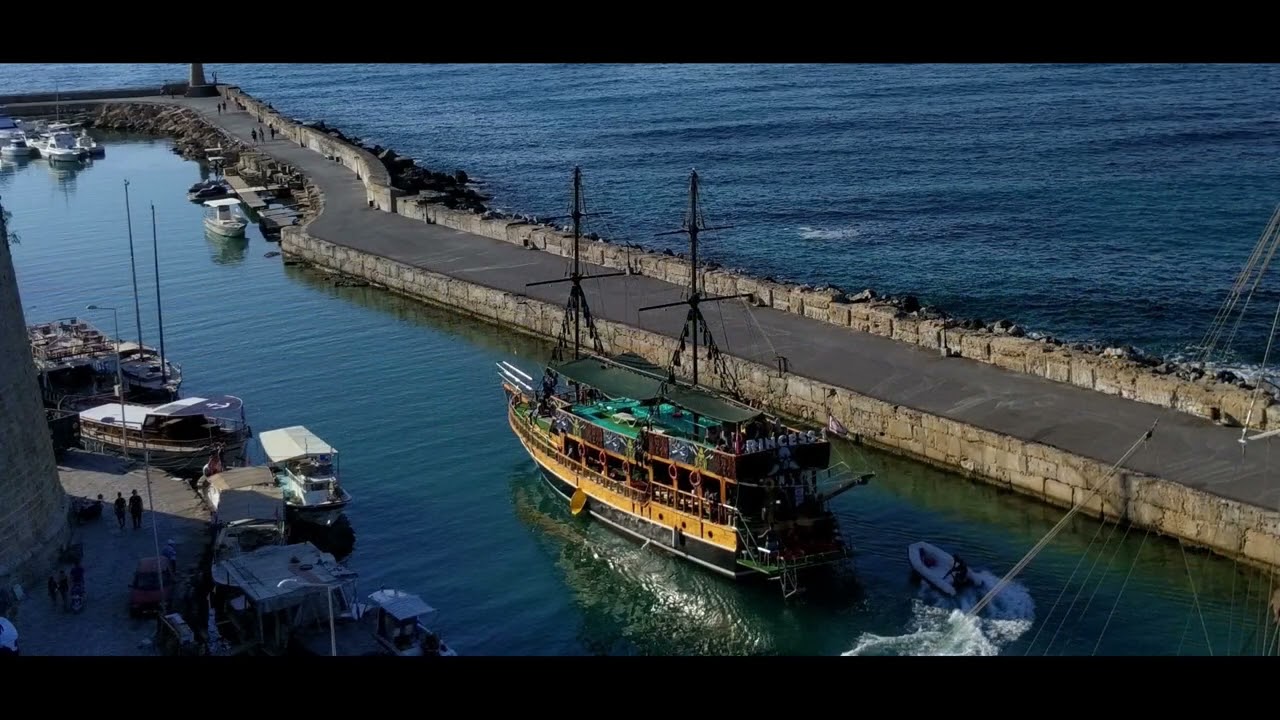 Кириния или Гирне, тур-мекка Турецкого Кипра  __ Kyrenia or Girne, the tour-mecca of Turkish Cyprus