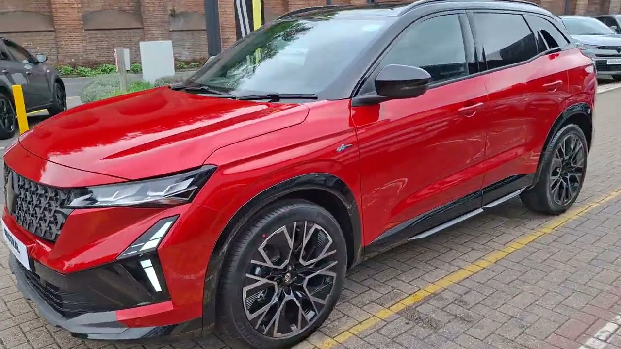 BRAND NEW 2026 RENAULT AUSTRAL HYBRID ICONIC ESPRIT ALPINE in FLAME RED @ Renault Croydon