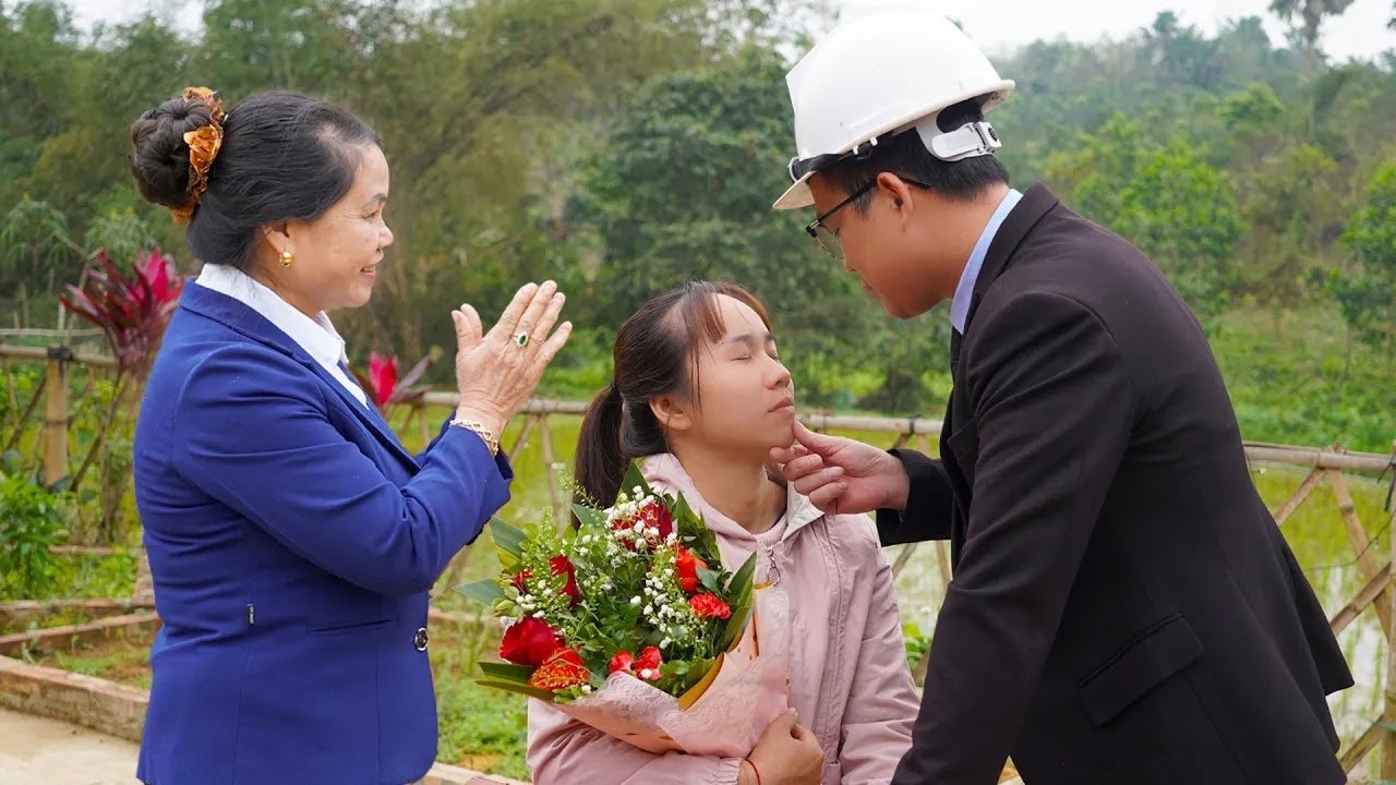 Days Before: CEO Long is Romantic. Anna is Beautiful Like a Princess on Valentine's Day. Happy Love