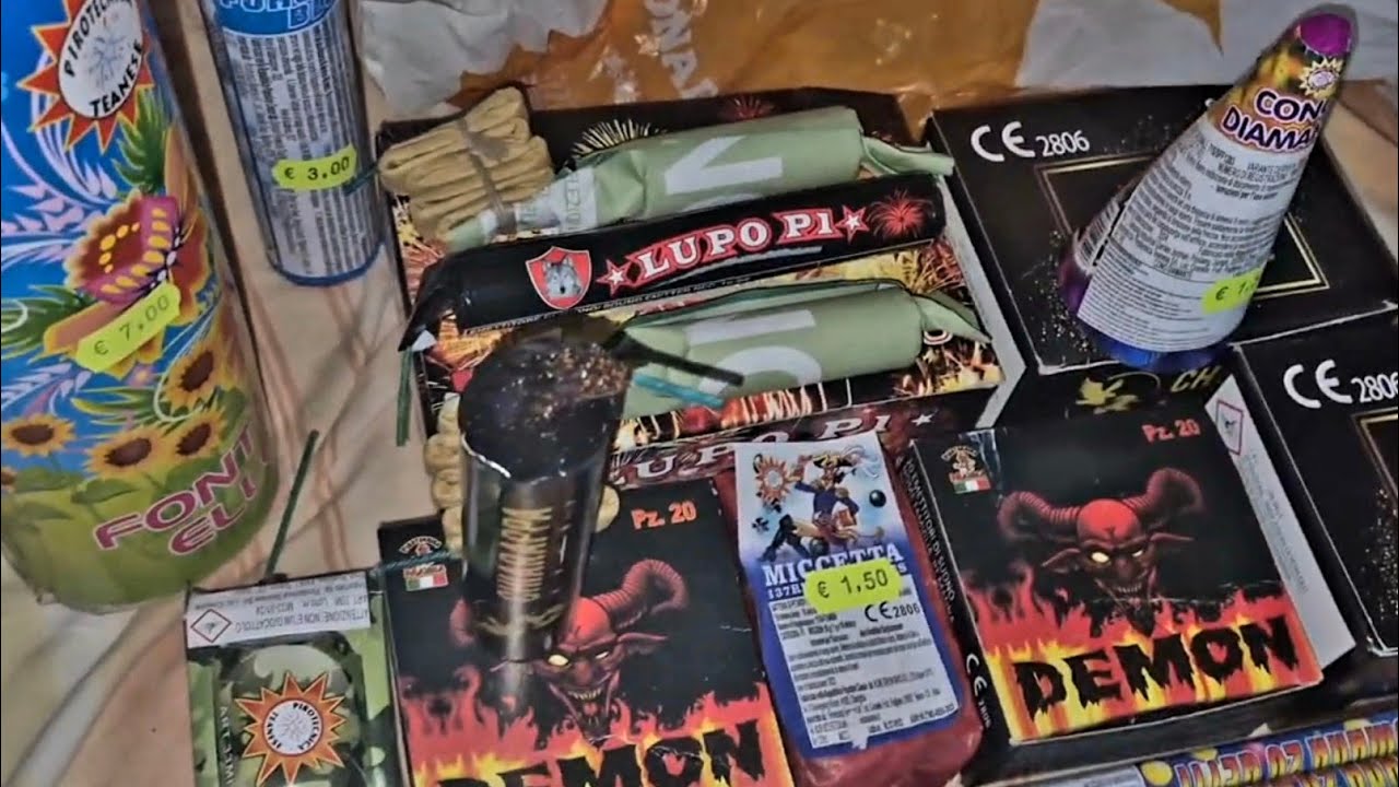 MEGA CARICO Di Capodanno🤯🎆 #fireworks #firecracker #shortvideo #viralvideo #vuurwerk #top 