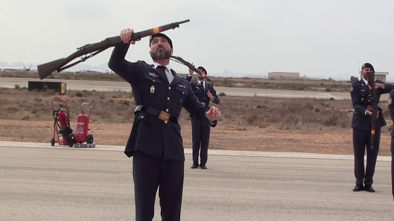 Escuadrilla de Honores (EDHEA) del Ejército del Aire en la JPA del 75 aniversario de la AGA