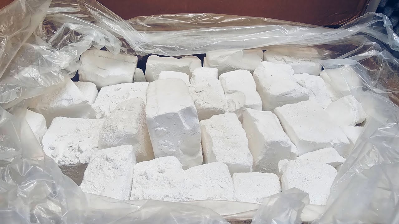 Box Crush !! Fresh fresh fresh ! Gym Chalk ASMR Satisfying Relaxing Sleepaid 😌 👌 ☺️ 
