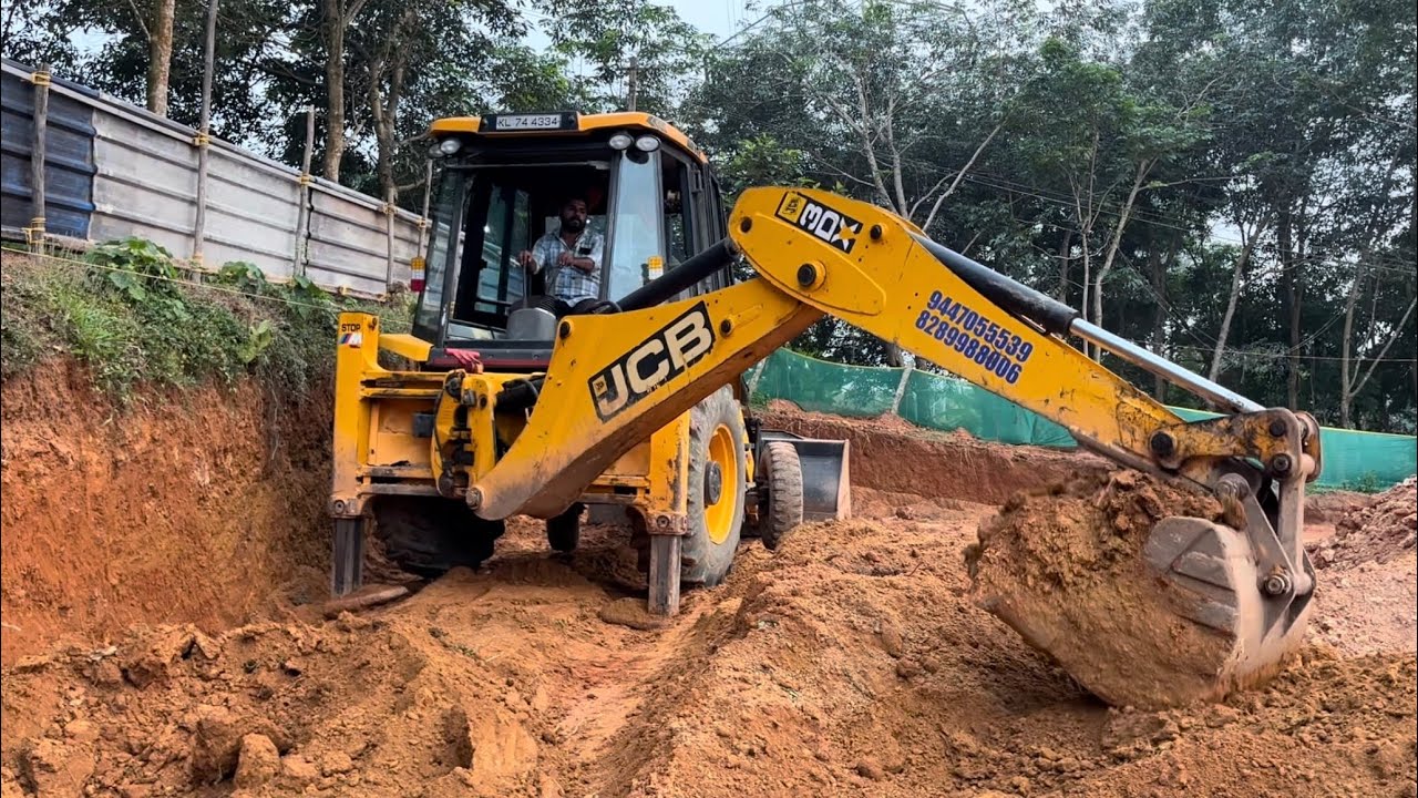 Jcb 3dx digging and lowering level at corner of plot #jcb #jcb3dx #jcbmachine #jcbgame #jcbvideo 