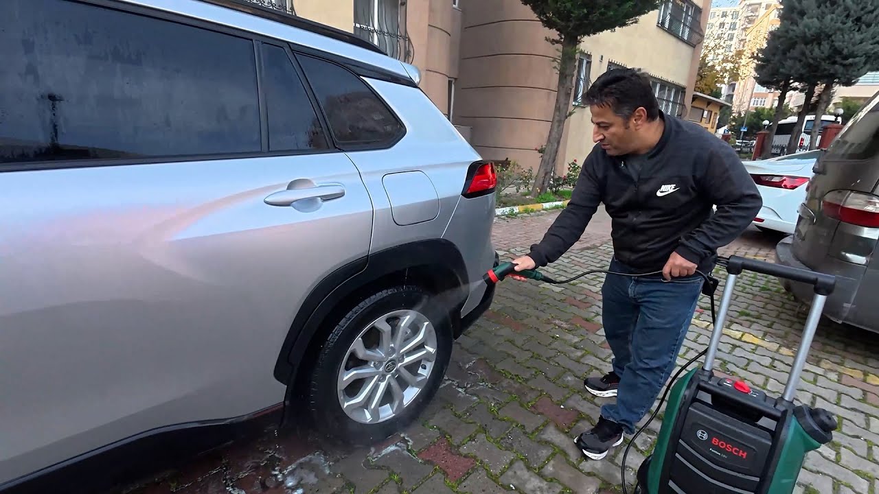 Akülü şarjlı araç yıkama makinasını deniyoruz.