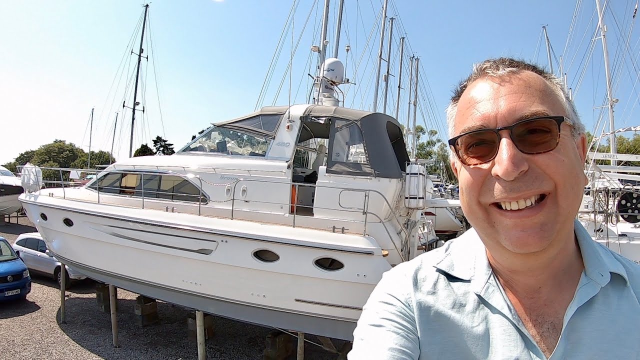 £380,000 Yacht Tour : 2007 Broom 450
