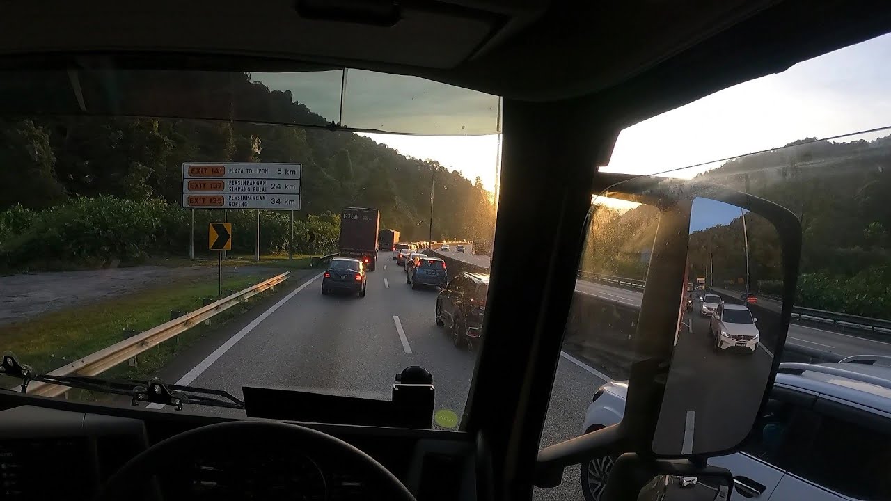 POV VOLVO FM4 ~ Morning Driving at Jelapang uphill / downhill