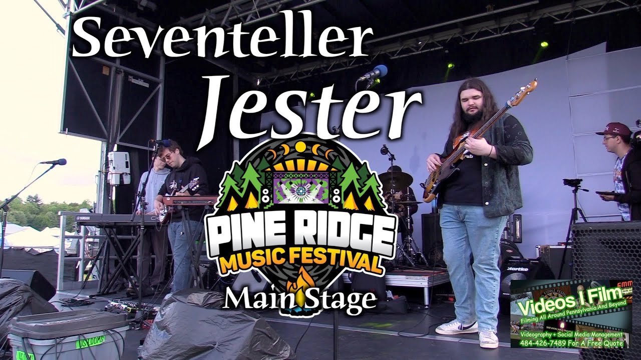 Группа Seventeller исполнила песню Jester вживую на главной сцене.