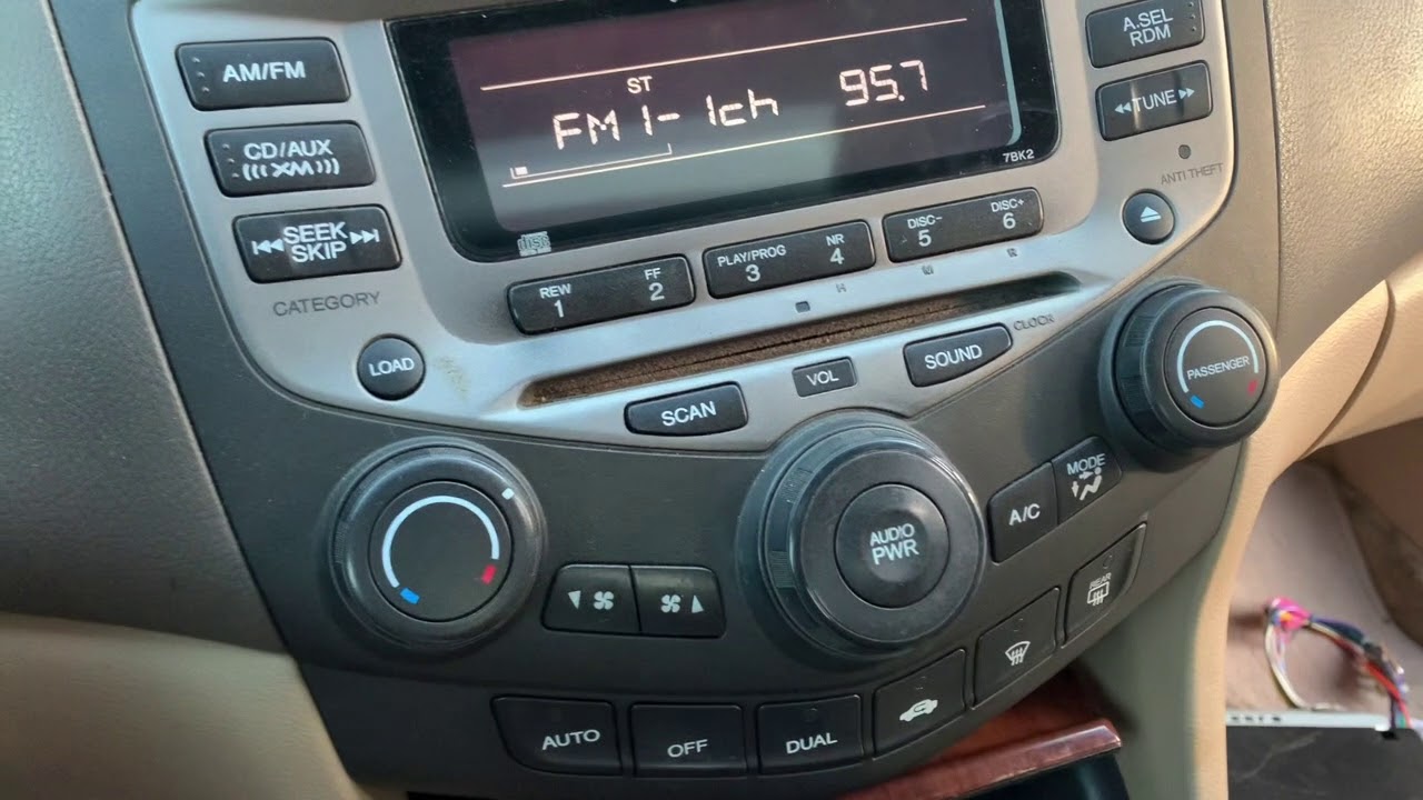 Como desbloquear codigo de radio Honda Accord 2006 2003 - 2007 codigo (subtitles in English)