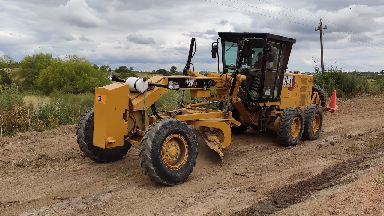 Caterpillar 12K Motor Grader + pure SOUND in action motoniveladora Cat 12k