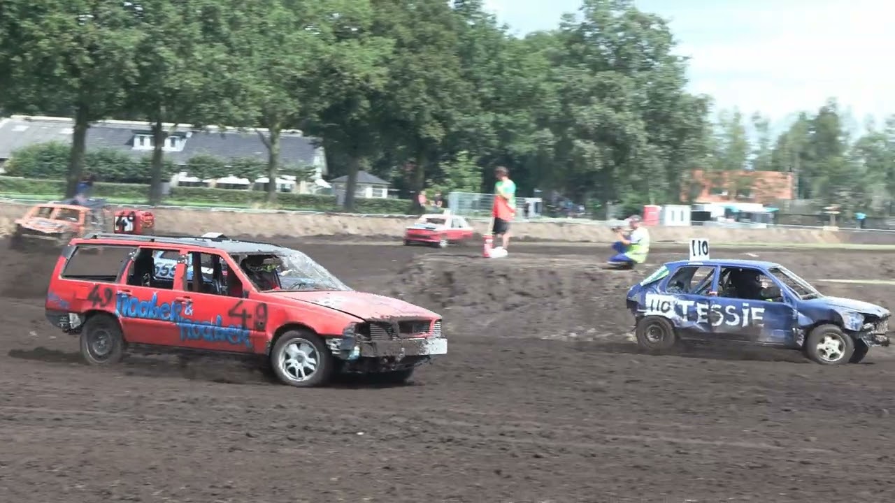 Autorodeo 1ste  manche serie 4  Spektakelweekend Mariënvelde 27ste editie zaterdag 17 augustus 2024