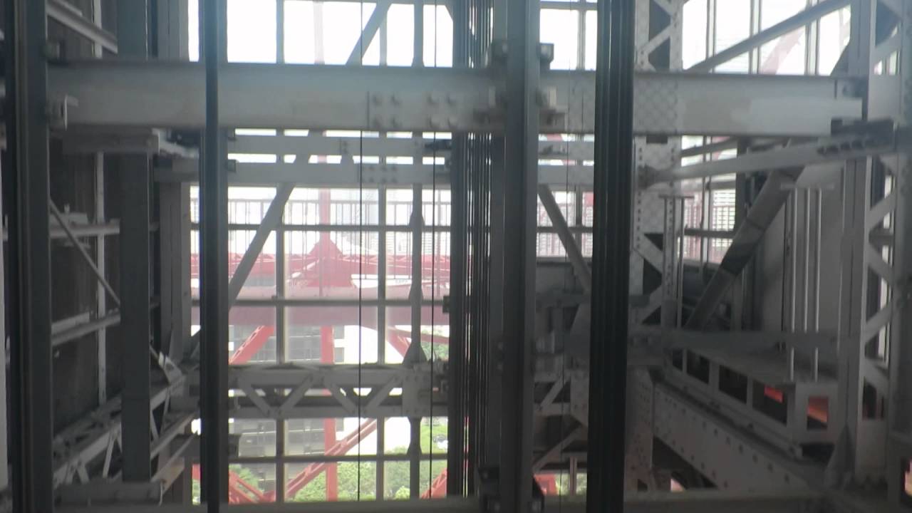 東京タワー第一展望台よりの下りエレベーター
