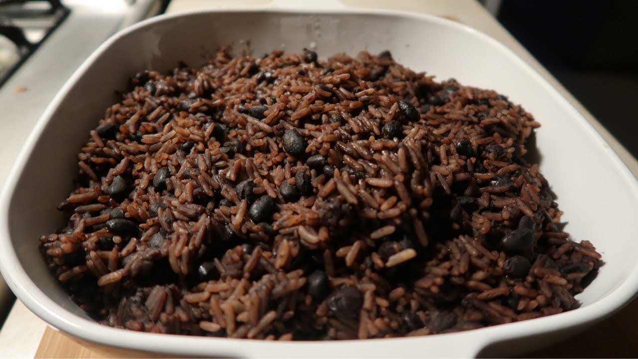 casamiento/arroz con frijoles negros/ comida centro americana