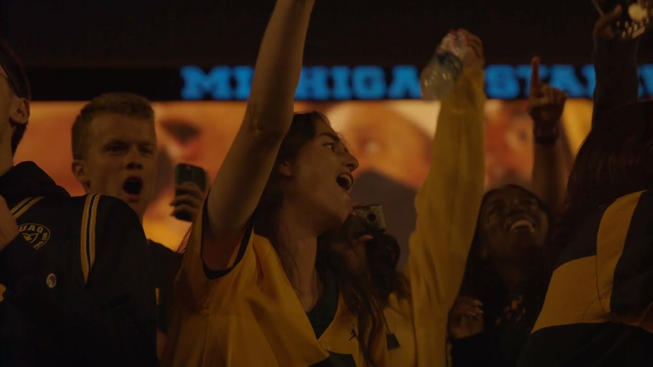 Michigan Students Sing Along to 